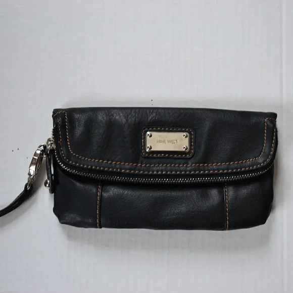 NINE  WEST Wristlet - Picture 1 of 8